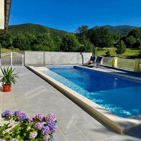 Swimming Pool House Saulja- Adapted To The Disabled Villa สเวติยูไร ภายนอก รูปภาพ